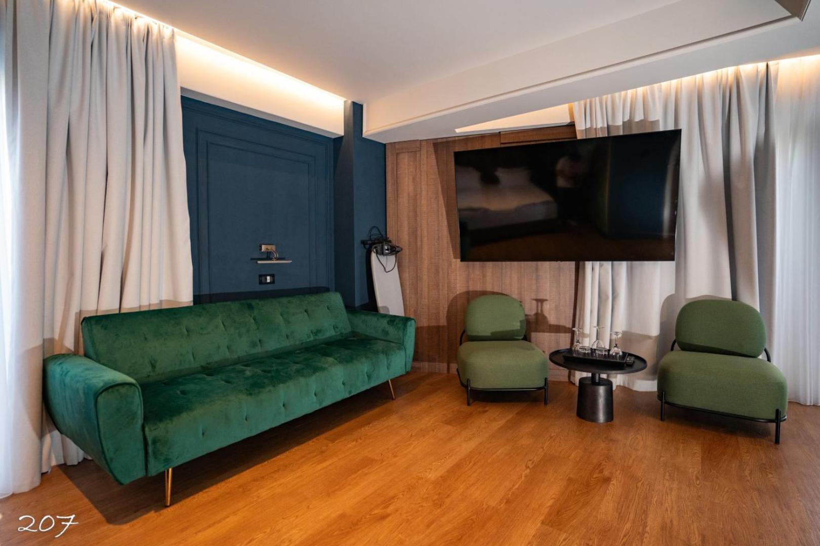 Cosmopolita Boutique Hotel 4*